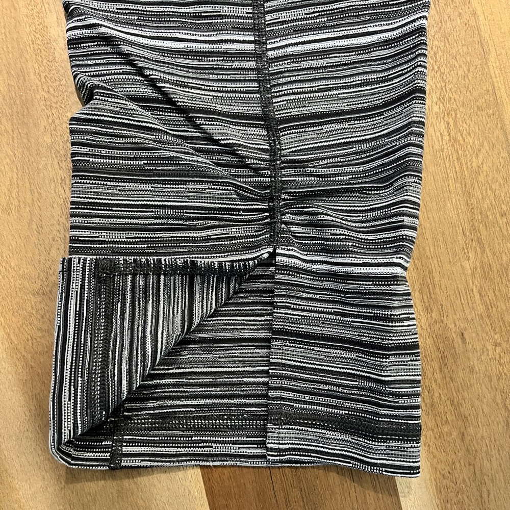 Like New Lululemon Capris - Picture 8 of 9